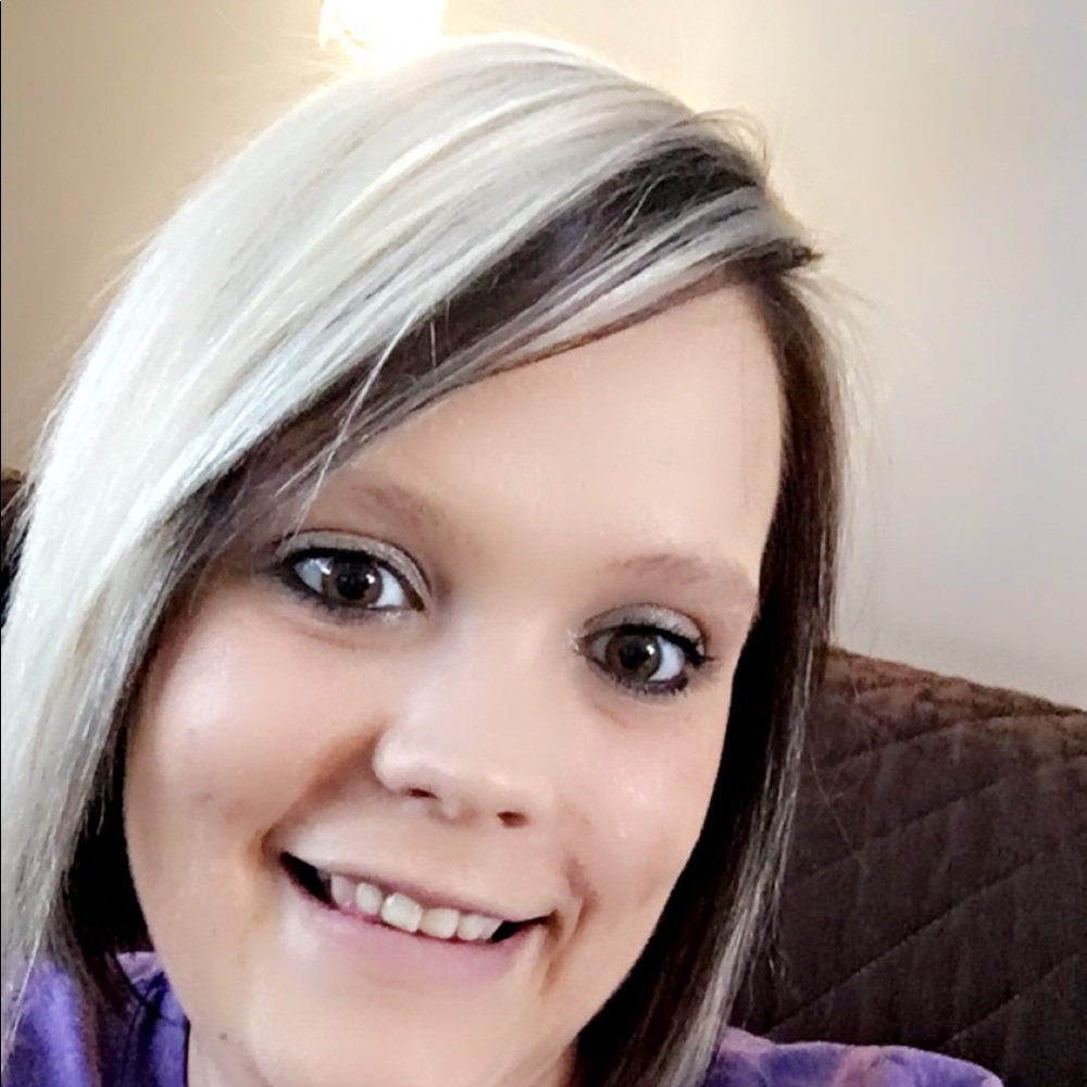Meet your Posher, Whitney